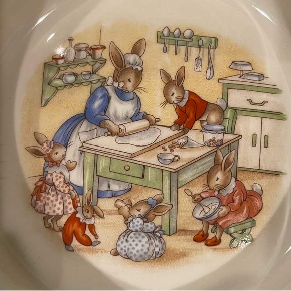 Vintage 1984 Bunnykins Royal Doulton toddler’s bowl and two handle mug set - Picture 5 of 12